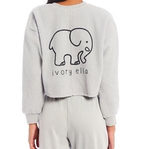 🔥🔥MED Ivory Ella Long Sleeve Graphic Fleece Sweatshirt